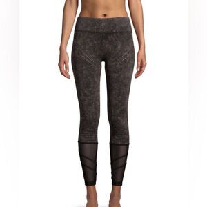 Blanc Noir Gray & Black Excel Leggings Medium NWT